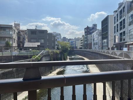 川と青空 川と青空の写真