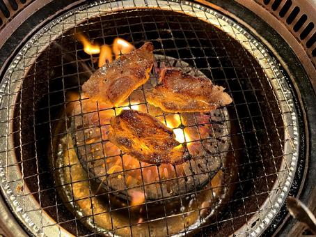 焼肉01 焼肉01 焼肉,カルビ,網焼きの写真素材