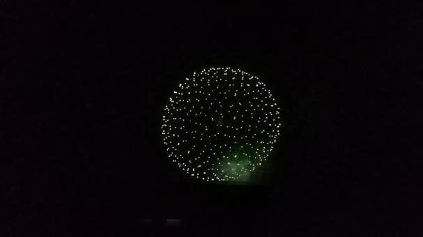 夏の夜空の花火 夏の夜空の花火の写真