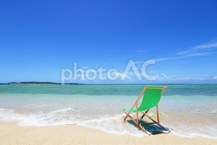 美しい海の風景とビーチチェア 海,沖縄,自然の写真素材