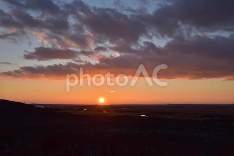 釧路湿原に沈む夕日 釧路湿原,道東,北海道の写真素材