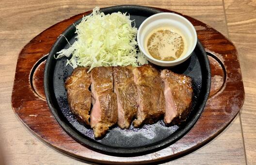 柔らかく分厚いポークステーキ 豚肉,ポーク,ステーキの写真素材