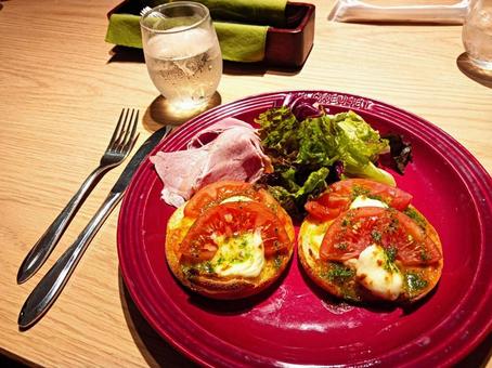 エッグベネディクト エッグベネディクト エッグベネディクト,卵,パンの写真素材