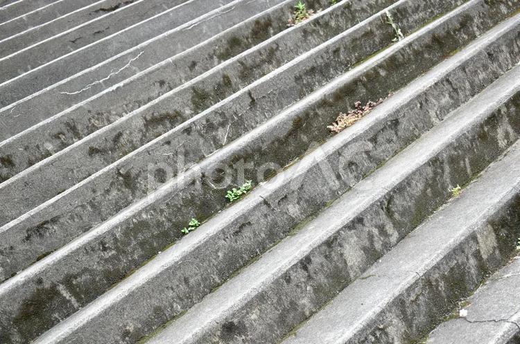斜め横からの階段 階段,段差,昇り降りの写真素材