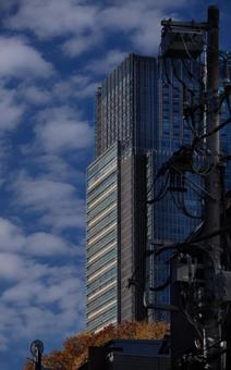 建物と雲 建物,窓,反射の写真素材