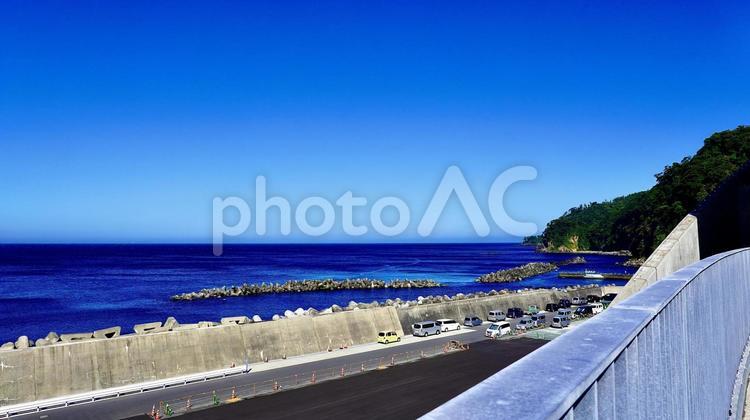 伊豆大島の岡田港ターミナルから見える風景 ターミナル,岡田港,港の写真素材