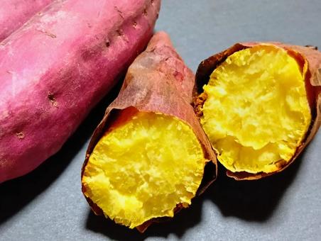 焼き芋とサツマイモ サツマイモ,焼き芋,秋の写真素材