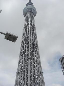 曇り日の東京スカイツリー-21 東京スカイツリー,曇りの日,雲の写真素材