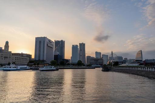 穏やかな休日のみなとみらい みなとみらい,デートスポット,ランドマークタワーの写真素材