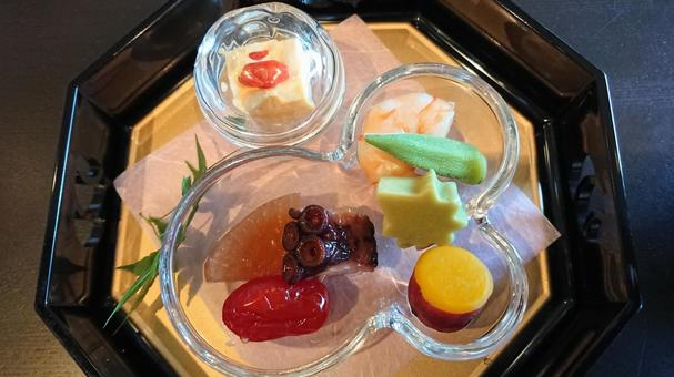 和食の前菜盛り合わせ 和食の前菜盛り合わせの写真