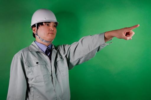 作業服の男性指示する 作業服の男性指示する 作業服,男性,指示の写真素材