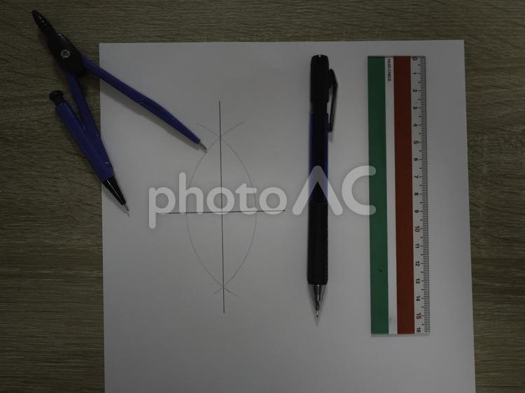 垂直二等分線を作図する 作図,垂直二等分線,中学数学の写真素材