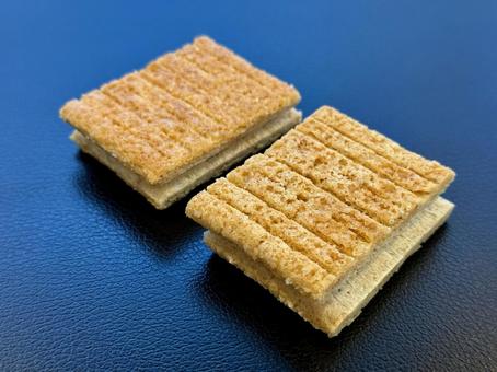 パイ生地のクッキー 皿,ウエハース,パイ生地の写真素材