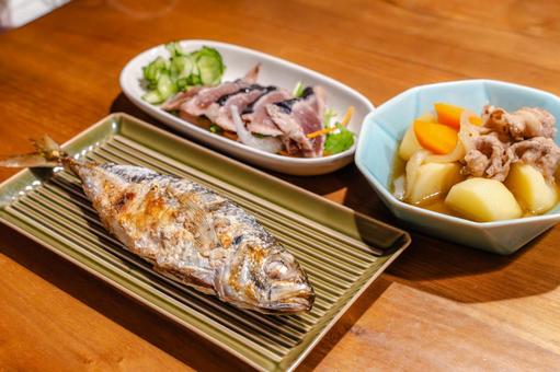 Grilled fish and meat and potato stew dinner, JPG Grilled fish and meat and potato stew dinner, JPG