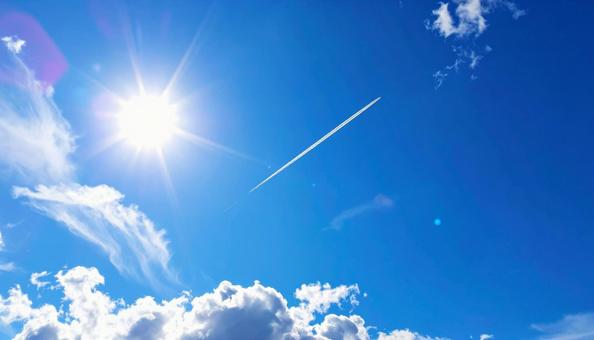 飛行機雲と青空 飛行機雲と青空の写真
