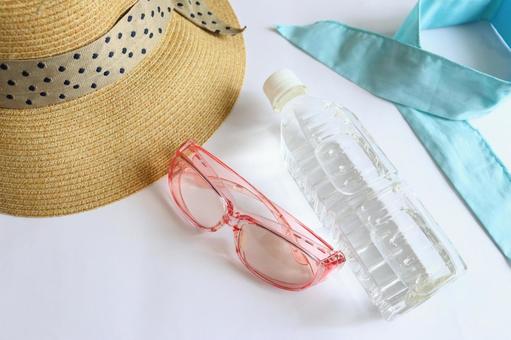 Photo, measures against heat stroke, intense heat, summer heat, 