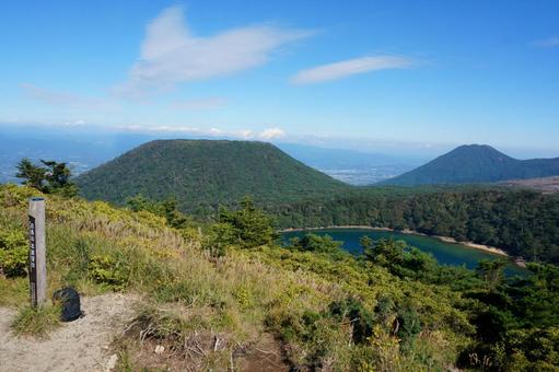 宮崎県えびの市・甑岳 登山,風景,宮崎県の写真素材
