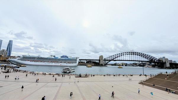 オペラハウスフォアコートからの景色 オペラハウスフォアコートからの景色 交通,フェリー,海の写真素材
