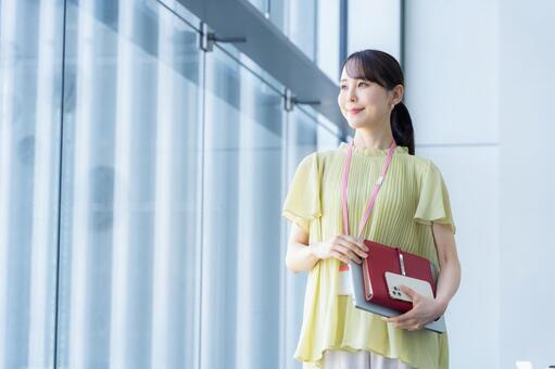 オフィスで働くビジネスウーマン ビジネス,ビジネスウーマン,エンジニアの写真素材