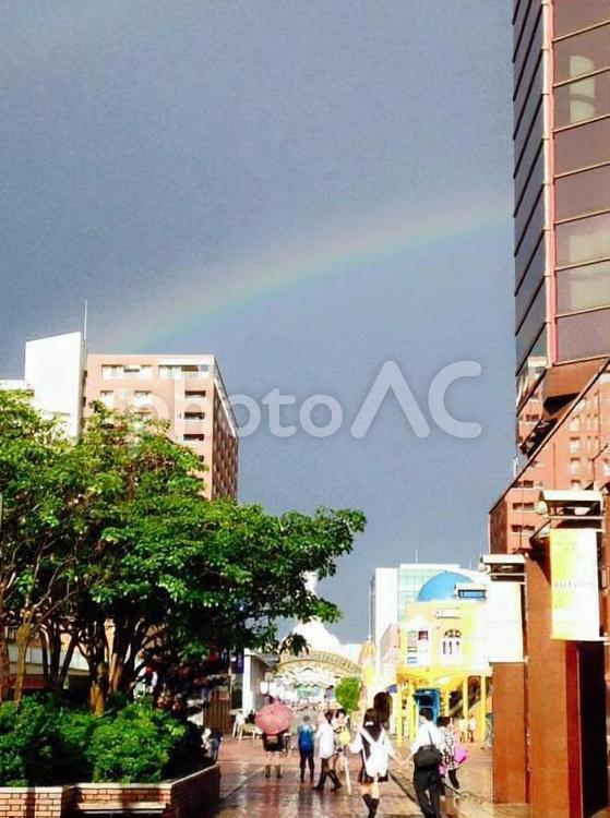 雨上がりの多摩センター 虹,雨上がり,町並みの写真素材