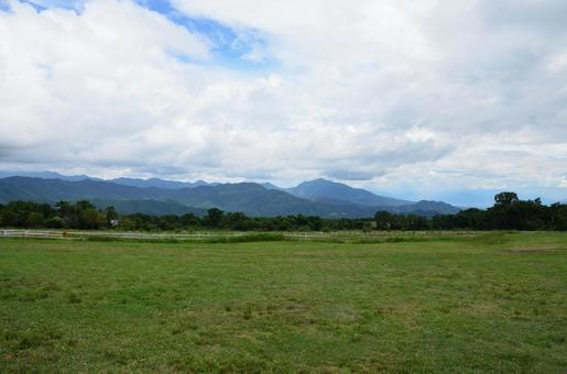 清泉寮から眺める山並み 清里高原 山梨県 清泉寮から眺める山並み 清里高原 山梨県の写真