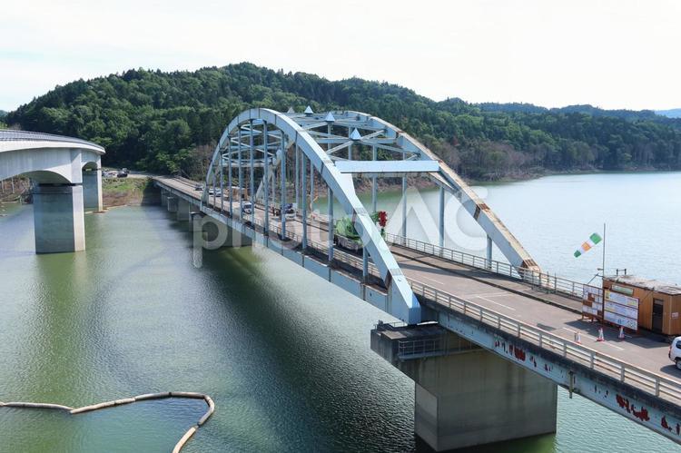 撤去工事中の旧桂沢大橋_1 橋,橋梁,廃橋の写真素材