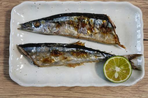 秋の味覚・脂ののったサンマの塩焼き さんま,塩焼き,すだちの写真素材