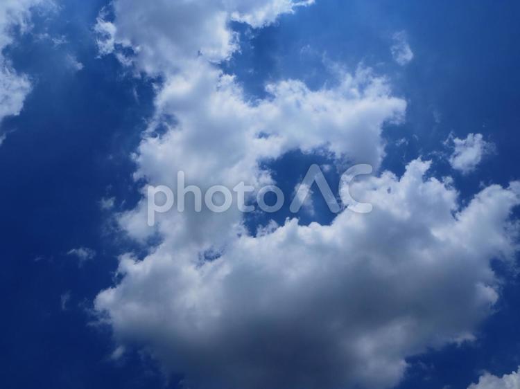 綺麗なもこもこ雲と青空 空,青空,雲の写真素材