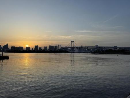 夕暮れのお台場から見た東京の景色 東京,お台場,東京湾の写真素材