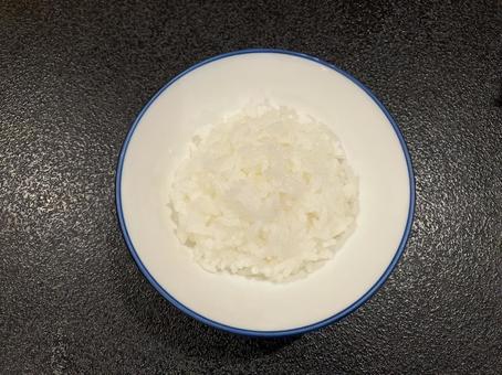白い器/青い線/白米(その①) 白い器/青い線/白米(その①)の写真