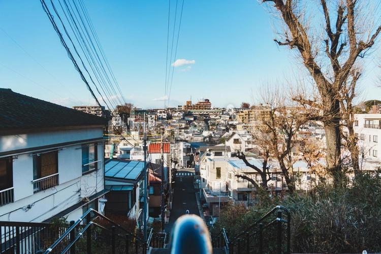 丘の上の景色 丘,階段,町並みの写真素材