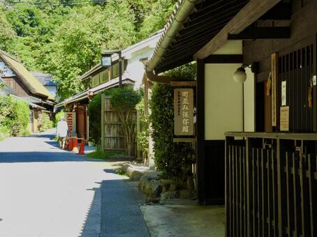 京都嵯峨鳥居本の町並み保存館前 嵯峨鳥居本,嵯峨野,鳥居本の写真素材