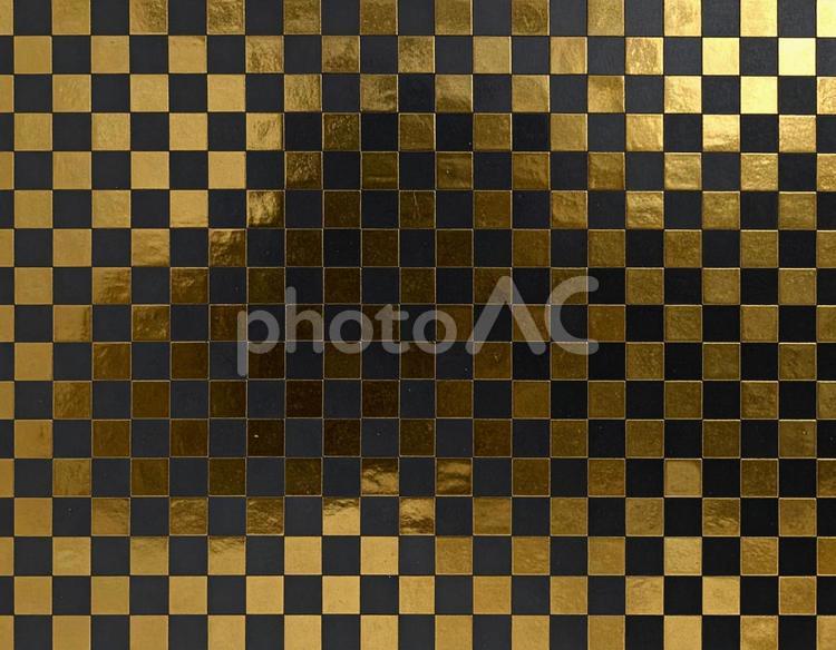 黒と金の市松模様 タイル,壁,屋内の写真素材