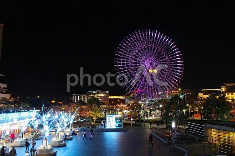みなとみらい　観覧車　夜景　3 11月,12月,1月の写真素材