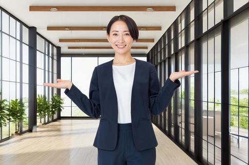 「案内」「比較」「紹介」「選択」 ビジネス,オフィス,案内の写真素材