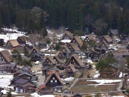 早春の白川郷 世界遺産,合掌造り,茅葺き屋根の写真素材
