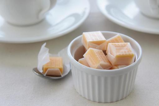 メロンキャラメル お菓子 メロンキャラメル お菓子 メロンキャラメル,お菓子,飴の写真素材