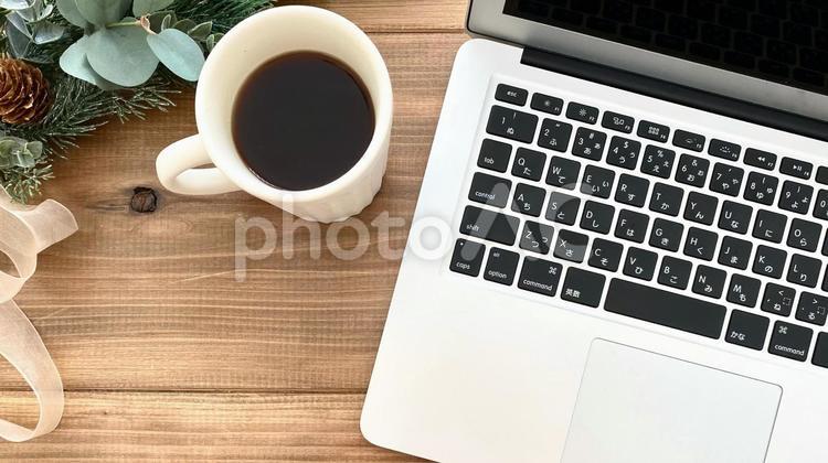 ノートパソコン　クリスマス パソコン,ノートパソコン,pcの写真素材