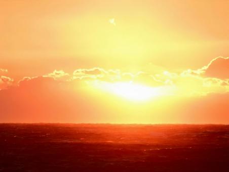 夕焼け空 夕焼け,夕暮れ,夕焼け空の写真素材