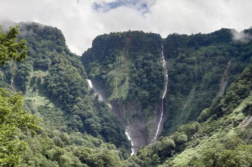 富山県-称名滝とハンノキ滝と無名滝 富山県-称名滝とハンノキ滝と無名滝 称名滝,国指定名勝,天然記念物の写真素材
