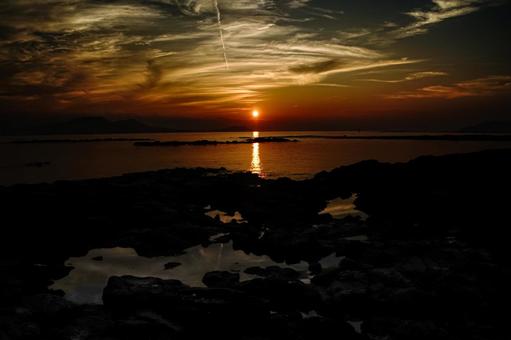 <五島の風景>夜明けの海のリフレクション <五島の風景>夜明けの海のリフレクション 海,サンセット,リフレクションの写真素材