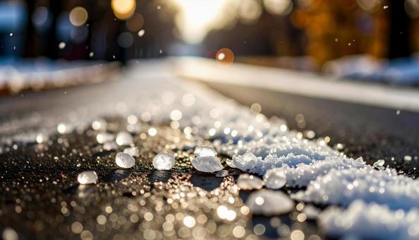 降ってきて積もった雹の写真