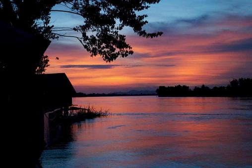 ラオスの夕日 ラオスの夕日の写真