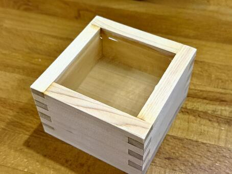 升に注いだ日本酒 水,日本酒,升の写真素材