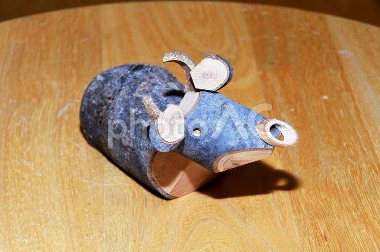 木造の干支 丑（うし） うし,年賀状,お正月の写真素材