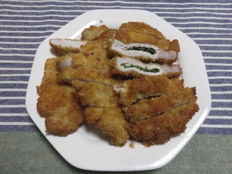 トンカツ トンカツ トンカツ,揚げ物,トンカツの大葉はさみの写真素材