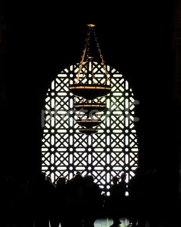 メスキータ　窓のシルエット しま,しましま,アラビア建築の写真素材