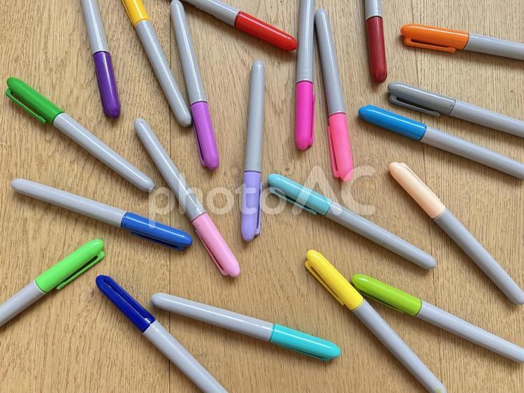 カラフルペン カラフル,ペン,お絵描きの写真素材