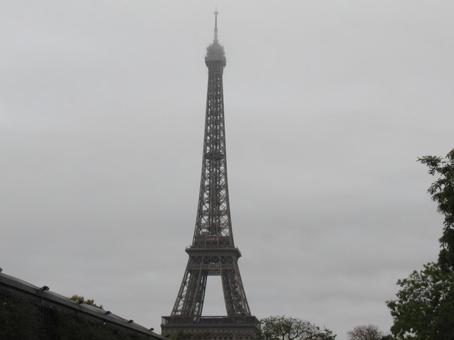 フランス、パリの観光地のエッフェル塔 フランス、パリの観光地のエッフェル塔の写真