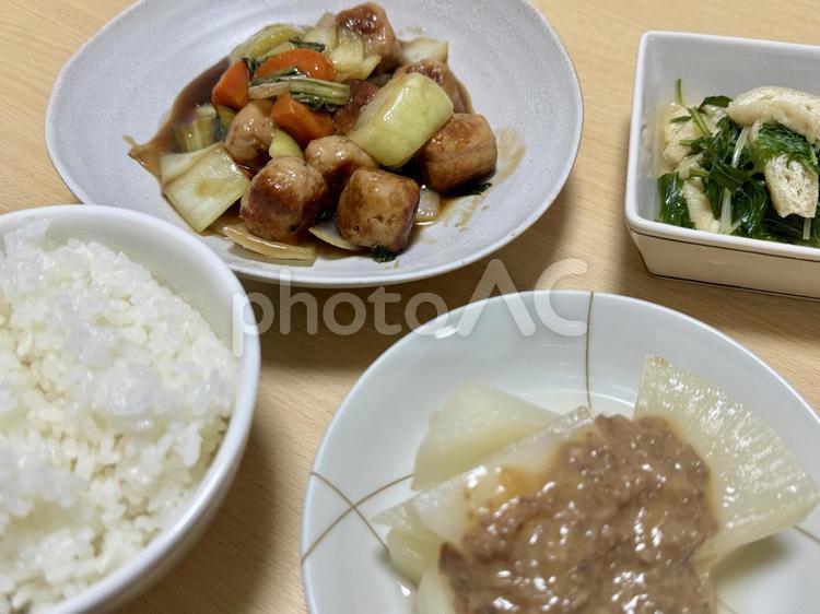食事のイメージ　晩御飯 食事,晩御飯,大根の写真素材